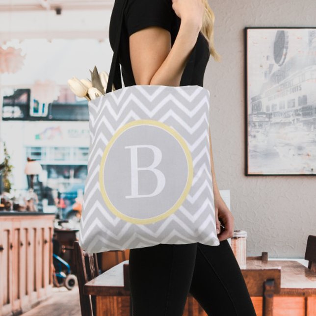 Sac fourre-tout de monogramme Chevron jaune (Yellow Chevron Monogram Tote Bag)