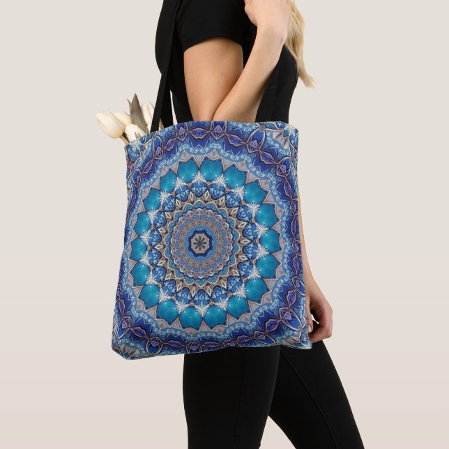 Sac fourre-tout décoratif bleu pour les fêtes (De près)
