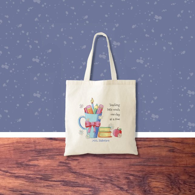 Sac fourre-tout d'enseignant d'art aquarelle avec  (Lovely teacher tote bag with a whimsical watercolor illustration and a space for your favorite quote)