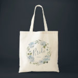 Sac fourre-tout floral bleu foncé personnalisé<br><div class="desc">Script de mariée moderne avec aquarelle de couronne florale en bleu poussiéreux et vert sauge,  élégant et romantique,  grand sac fourre-tout de mariée personnalisée pour être mariée,  grands cadeaux de douche nuptiale pour stocker tous les essentiels pour le jour de mariage.</div>