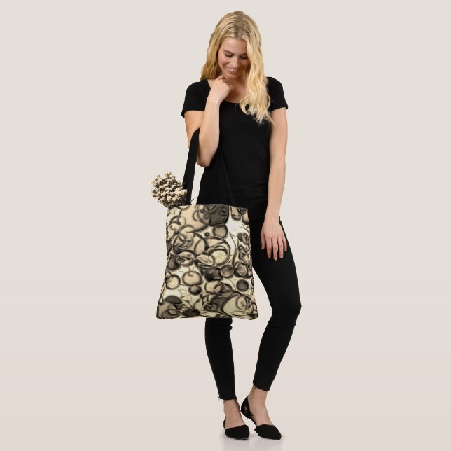 sac fourre-tout "Fun Abstrait Neutre Couleurs Tan  (Sur le modèle)