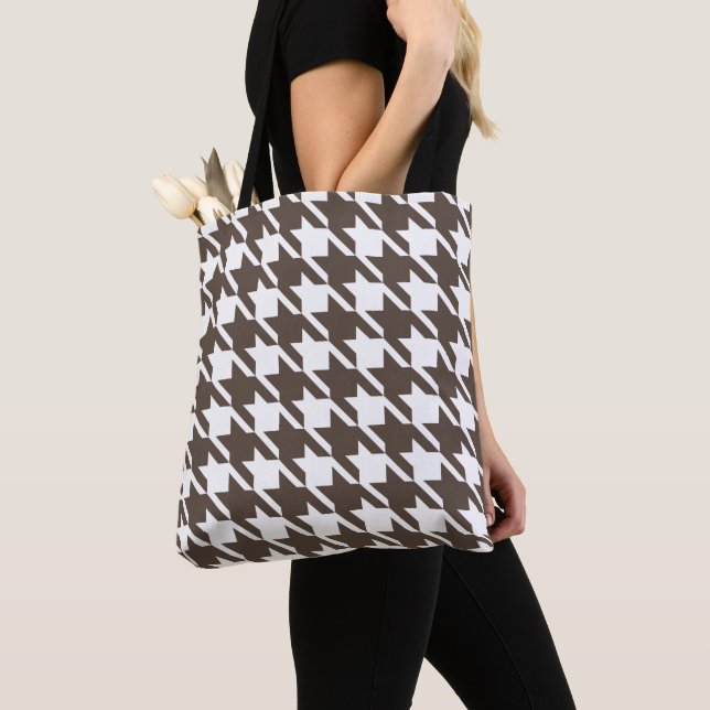 Sac fourre-tout marron à carreaux rétro (De près)