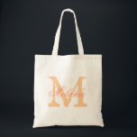 Sac fourre-tout monogramme personnalisé | Pêche et<br><div class="desc">Sac fourre-tout monogramme de nom personnalisé | Pêche et couleur crème. Design élégant de logo avec des initiales monogrammées. Idée cadeau vintage pour mariée,  filles de fleurs,  bonne d'honneur et demoiselles d'honneur en mariage. Typographie de script élégante.</div>