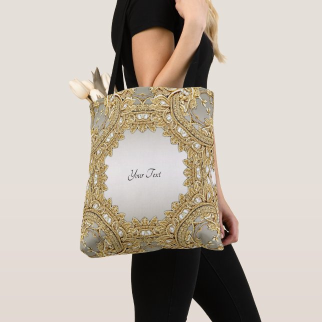 Sac fourre-tout orné en or (De près)