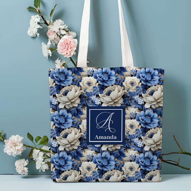 Sac fourre-tout personnalisé Luxe Fleurs d'ivoire  (Luxury Blue Ivory Flowers Personalized Tote Bag)