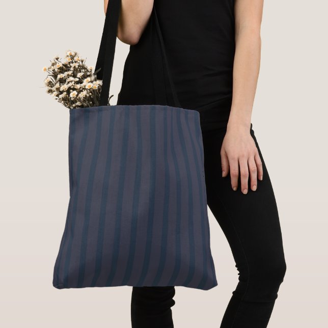 Sac fourre-tout rayé bleu et prune de la marine mo (De près)