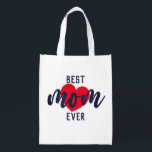 Sac Réutilisable Cute Text Best Mama Ever With Heart<br><div class="desc">Elégant sac d'épicerie de jour des mères avec un dicton mignon qui dit "Meilleure maman jamais" avec le coeur, Ce mignon sac d'épicerie est parfait pour votre fille pour la fête des mères et il peut être utilisé toute l'année. ! Un cadeau de fête des mères assez inhabituel... probablement différent...</div>