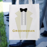 Sac Réutilisable Groomsman Tuxedo Mariage Favor Grocery Sac<br><div class="desc">Sac réutilisable pratique avec un tuxedo en ivoire avec une cravate arc noir,  le tout en une illustration graphique. Un cadeau de remerciement utile pour votre Groomsman ou si vous aimez le style tuxedo comme vous faites vos achats,  customisez avec votre propre texte</div>