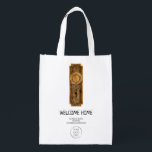 Sac Réutilisable Realtor New Home Félicitations Maison<br><div class="desc">Cet adorable sac fourre-tout à chauffage domestique présente une aquarelle originale d'une plaque de porte. Customisez tous les termes pour convenir à votre occasion,  et ajoutez votre logo et vos coordonnées.</div>