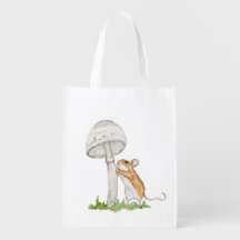 Souris des champs et champignon réalistes et drôle