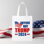 Sac Réutilisable Toute personne sauf Trump 2024 Politique drôle<br><div class="desc">Votez pour qui que ce soit d'autre que Trump aux élections de 2024 pour rester patriote. Les Républicains et les Démocrates doivent s'unir contre Donald Trump et voter pour Joe Biden pour que l'Amérique reste en sécurité. Drapeau américain sur un sac d'épicerie réutilisable politique avec un message anti-Trump.</div>