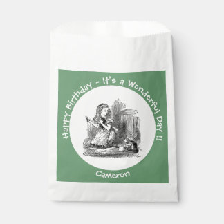 Sachets En Papier Alice au Wonderland Party - Alice et le Kitten