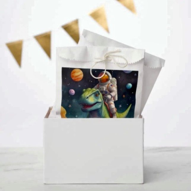 Sachets En Papier Astronaute sur Dino dans l'espace (Favor Bag Dimensions: 5.75”x8” sold in sets of 50. 
)