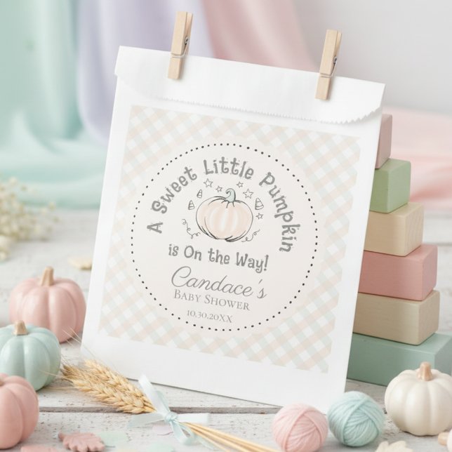 Sachets En Papier Baby shower Citrouille Orange Neutre Genre (Fall Baby Shower Gender Neutral Little Pumpkin is on the Way Favor Bags. Pumpkin & Gingham Pattern)