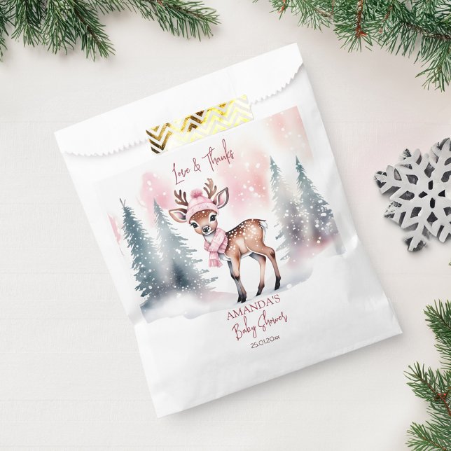 Sachets En Papier Baby shower d'hiver mignon cerf rose merci (Winter baby shower thank you favor bag cute deer wearing pink winter hat and scarf personalized bag)