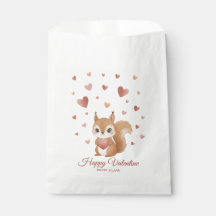 Écureuil mignon avec la Saint-Valentin cœur