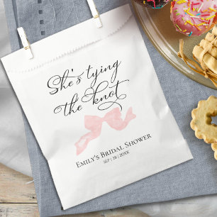 Sachets En Papier Elle noue le noeud   Fête des mariées de cou rose