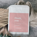 Sachets En Papier Été rétro | Mariage de Merci rose<br><div class="desc">Ces sacs de noces rose vif et rétro pour l'été sont parfaits pour un mariage coloré. Le design vintage moderne unique présente une typographie boho rose pâle et blanche avec des vibes amusantes du milieu du siècle. Personnalisez les sacs à gâteaux avec un bref message de remerciement, vos noms et...</div>