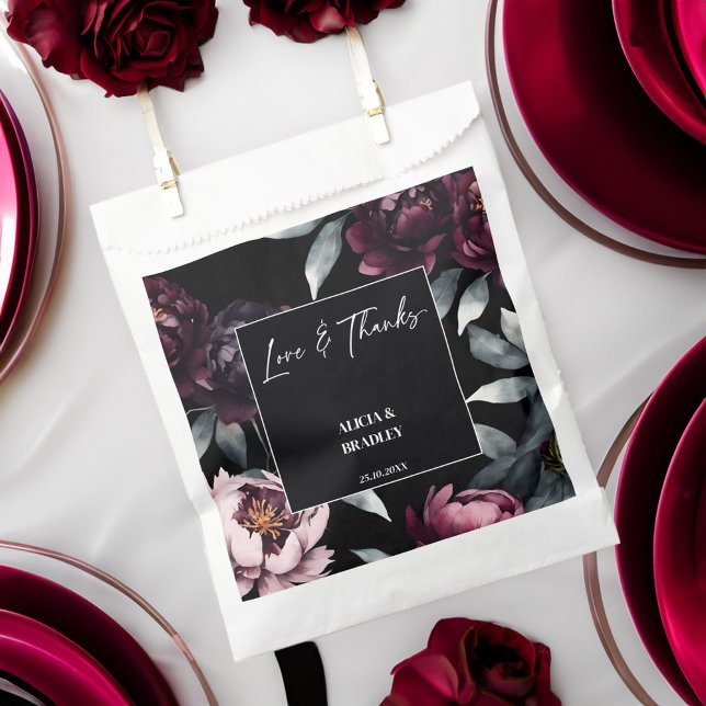 Sachets En Papier Fleurs bordeaux foncées moody (Dark moody burgundy flowers elegant wedding favor bag black themed wedding favor bag template)