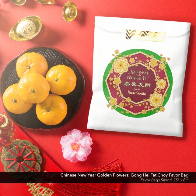 Sachets En Papier Fleurs d'or du Nouvel An chinois : Gong Hei Fat Ch (Chinese New Year Golden Flowers Favor Bag: Gong Hei Fat Choy, with Spring Green Background.)
