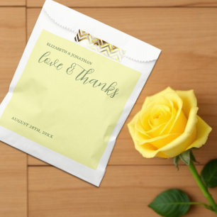 Sachets En Papier Jaune Beurre et Mariage Minimaliste Sage