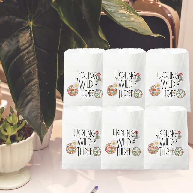 Sachets En Papier Jeune, sauvage et trois | Sac de préférence B-Day  (Créateur téléchargé)