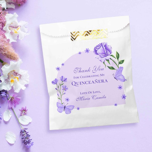 Sachets En Papier Lilac Roses pourpres et papillon Floral Quinceañer (Lilac Purple Roses & Butterfly Floral Quinceañera Favor Bag)