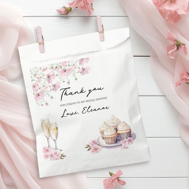 Sachets En Papier Lunettes de Champagne et cakes Fleurs sauvages ros (Favor Bags from the Cupcakes and Cava Bridal Shower Collection by Darling & May)