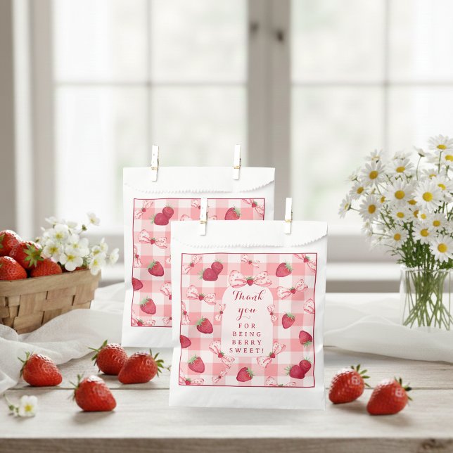 Sachets En Papier Nœuds à carreaux rouges de fraise pour le premier  (Berry First Birthday Strawberry Red Gingham Bows Favor Bag)