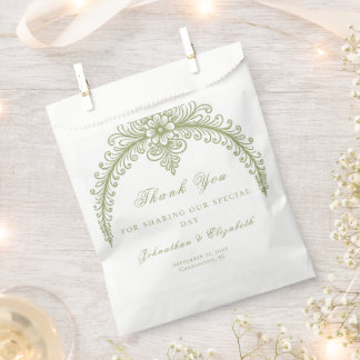 Sachets En Papier Olive Green French Flourish Arch Wedding