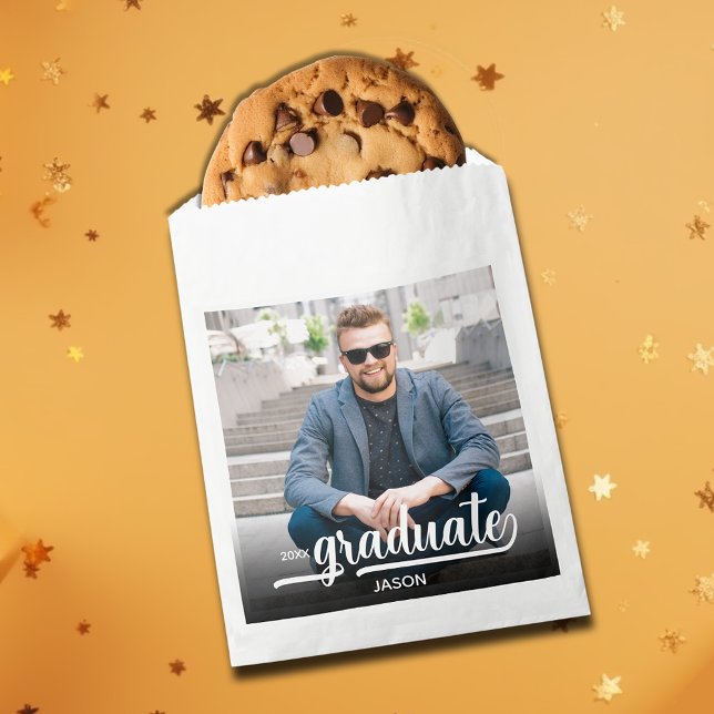 Sachets En Papier Photo White Graduate Script (Graduate Script and Photo on White Treat Favor Bags)