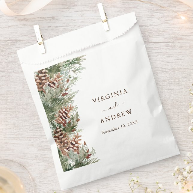 Sachets En Papier Pin Élégant (Elegant Watercolor Pine Forest Favor Bag by Painted Paperie)