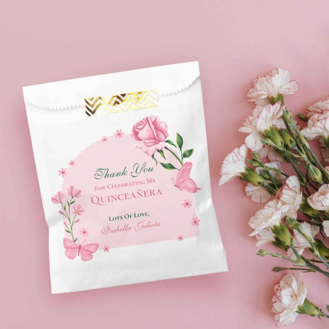 Sachets En Papier Roses roses et papillon rose pâle Quinceañera (Blush Pink Roses & Butterfly Floral Quinceañera Favor Bag)