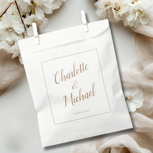 Sachets En Papier Sac de mariage simple élégant moderne (Modern Elegant Simple Wedding Favor Bag with your name and date.)