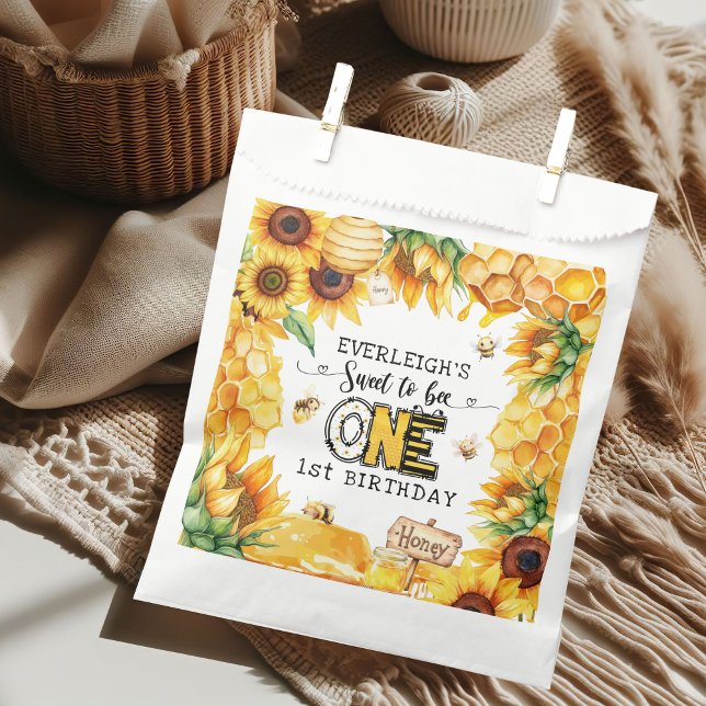 Sachets En Papier Si doux à être un 1er anniversaire fleuri (Créateur téléchargé)