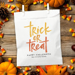 Sachets En Papier Tricoter ou traiter l'Halloween du maïs bonbon<br><div class="desc">Trick ou Treat Candy Corn Halloween sac de faveur dispose de type brosse amusant.</div>