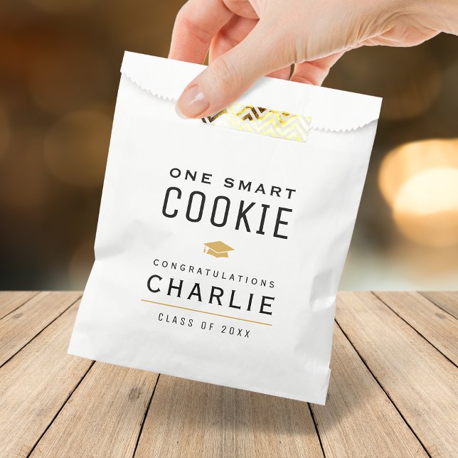Sachets En Papier Typographie moderne Un Smart Cookie Graduation (Modern Typography One Smart Cookie Graduation Favor Bag)