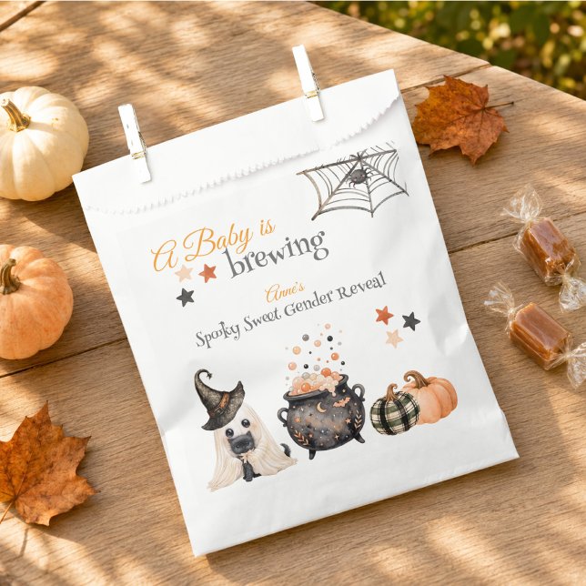 Sachets En Papier Un bébé se prépare, un traitement d'Halloween (A Baby Is Brewing Halloween Treat Favor Bag)