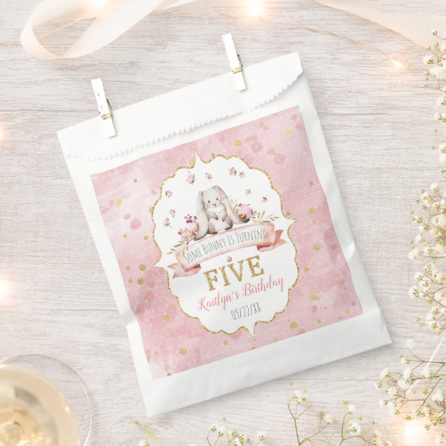 Sachets En Papier Un lapin atteint le cinquième anniversaire (Coupé)