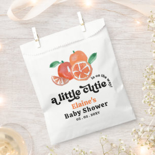 Sachets En Papier Un Petit Cutie Se Trouve Sur Le Chemin Du Baby sho