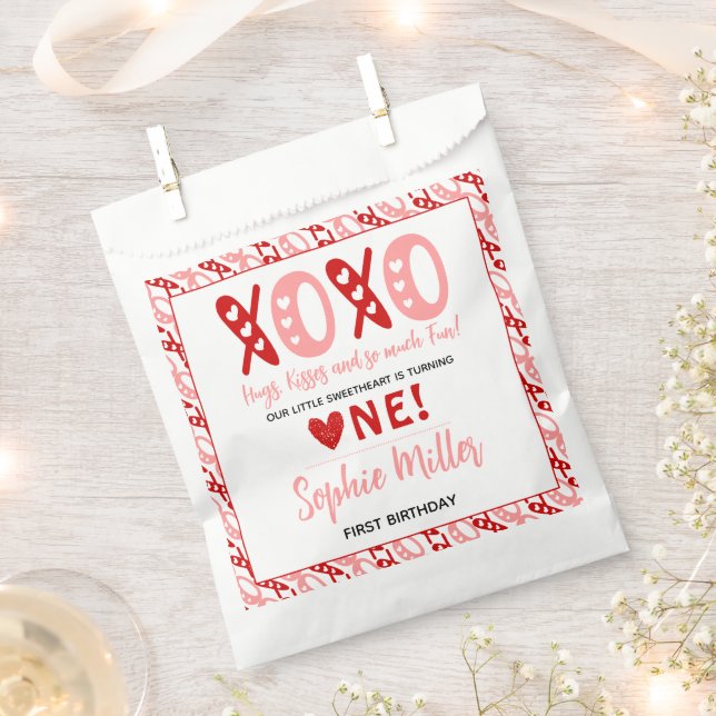 Sachets En Papier XOXO Hugs & Kisses Valentine's Day 1st Birthday (Coupé)