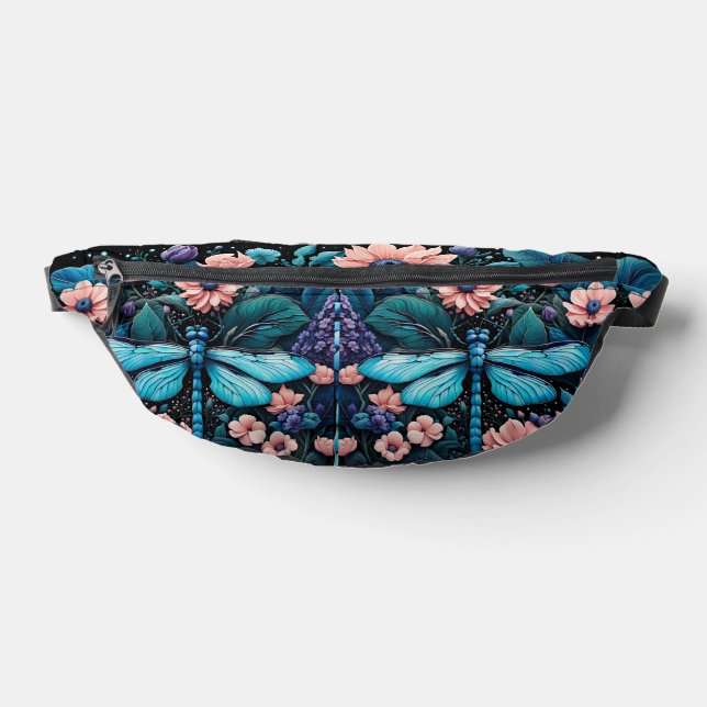 Sacs Banane Dragonfly dans un jardin fleuri la nuit (Poser)