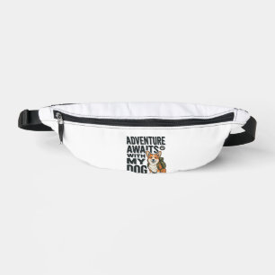 Sacs Banane L'aventure attend avec mon chien design de randonn