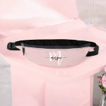 Sacs Banane Monogramme rose mignon Nom de la fille Script<br><div class="desc">Sortez avec style avec le Pink Cute Monogram Name Girl's Script Fanny Pack. Cet accessoire branché présente un design rose vif charmant avec un monogramme de script ludique, parfait pour ajouter une touche de flair personnalisé à toute tenue. Fabriqué à partir d'un matériau durable et léger, il offre un grand...</div>