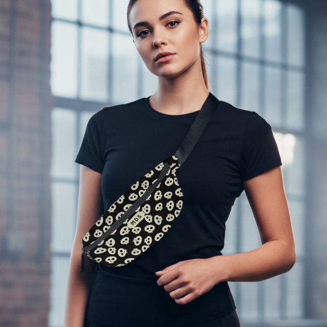 Sacs Banane Motif crâne Monogramme noir Halloween Fanny Pack (A fun skull pattern fanny pack with space for your initials)