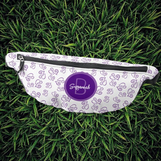 Sacs Banane Motif de cœur lié violet avec monogramme initial (template name & initial letter monogram fanny pack front)