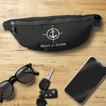 Sacs Banane Votre nom ou bateau Stylish Nautical Compass Ancre<br><div class="desc">Un pack de bannières de voyage à thème nautique avec votre nom personnalisé, nom de bateau, emplacement de navigation préféré ou autre texte souhaité. Ce design élégant dispose d'une ancre de bateau sur mesure et de boussole en blanc mis en évidence par les sacs de couleur noire riche. Vous pouvez...</div>