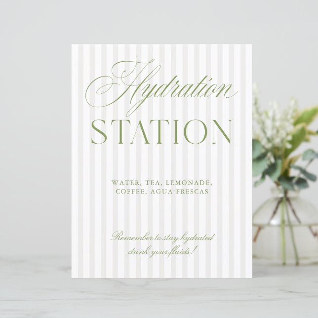 Sage Green & Beige Wedding Hydration Station Sign (Debout devant)