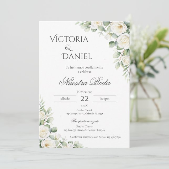 Sage Green Floral wedding invitation in Spanish (Debout devant)