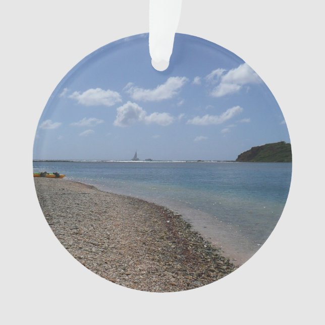 Sailboat à la distance de St Thomas (devant)